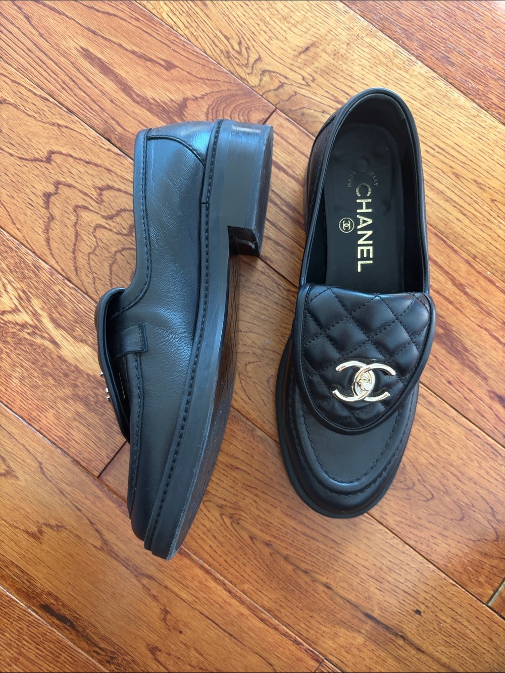 CHANEL Black Quilted Moccasins - Picture 4 of 11